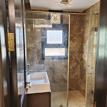 Greenleaf Apartment And Suites, Greater Kailash 1 Нью-Дели Экстерьер фото