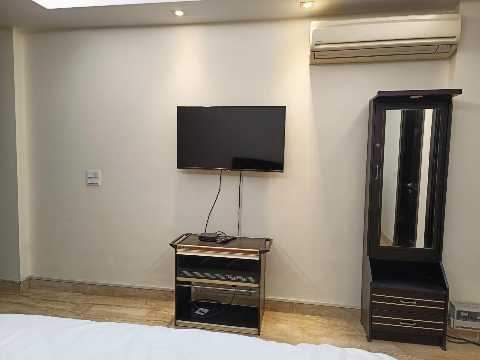 Greenleaf Apartment And Suites, Greater Kailash 1 Нью-Дели Экстерьер фото