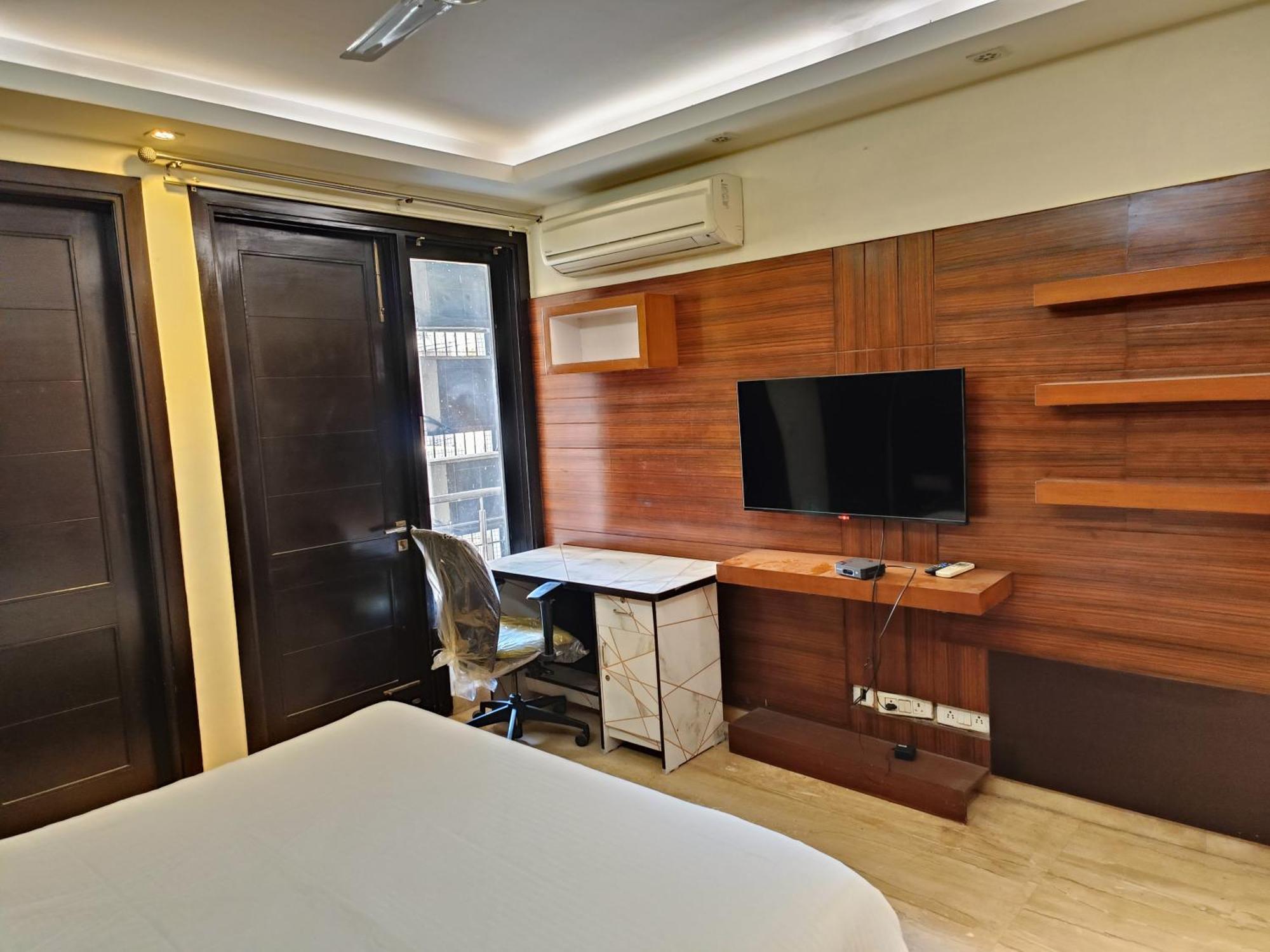 Greenleaf Apartment And Suites, Greater Kailash 1 Нью-Дели Экстерьер фото