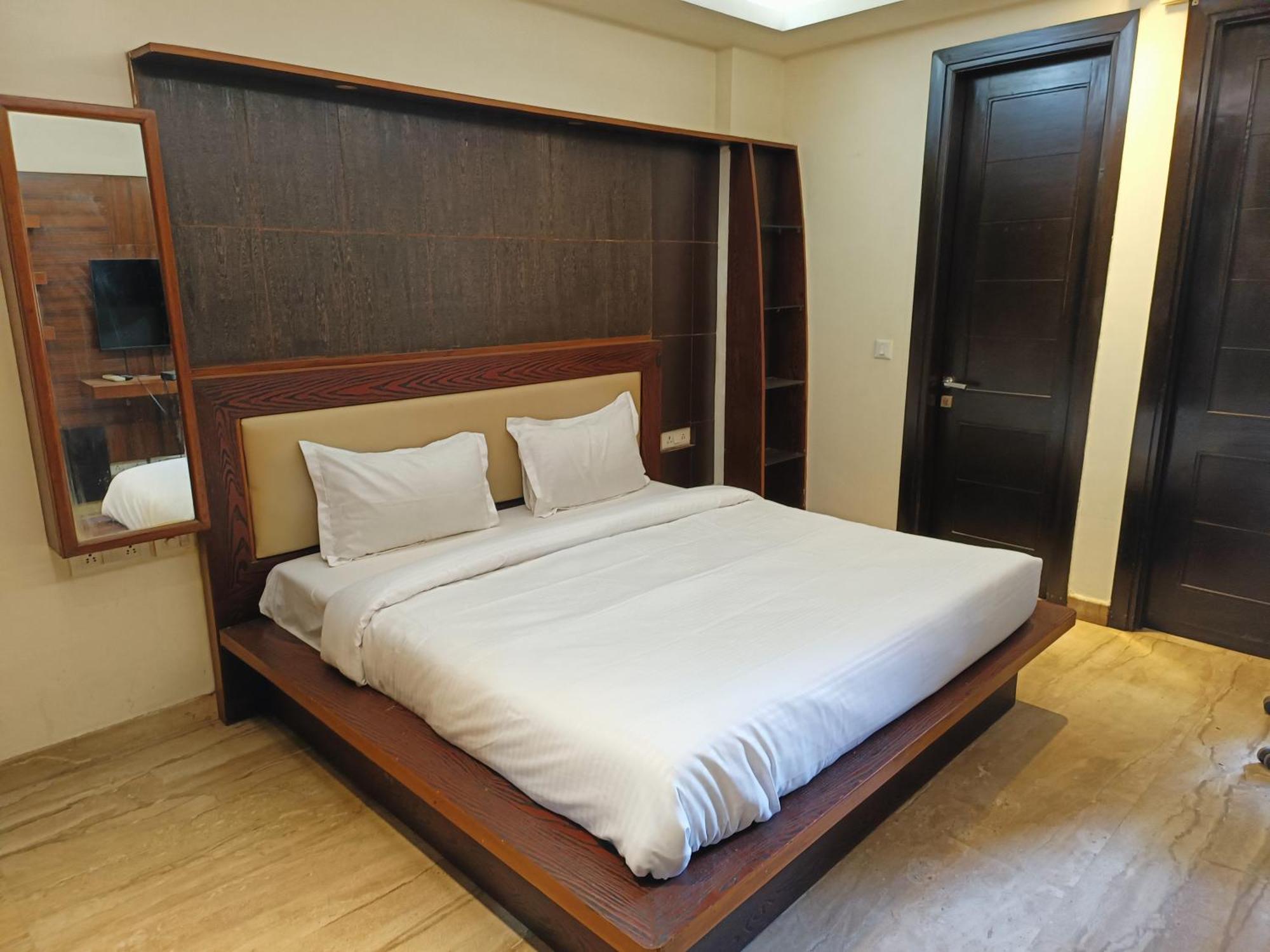 Greenleaf Apartment And Suites, Greater Kailash 1 Нью-Дели Экстерьер фото