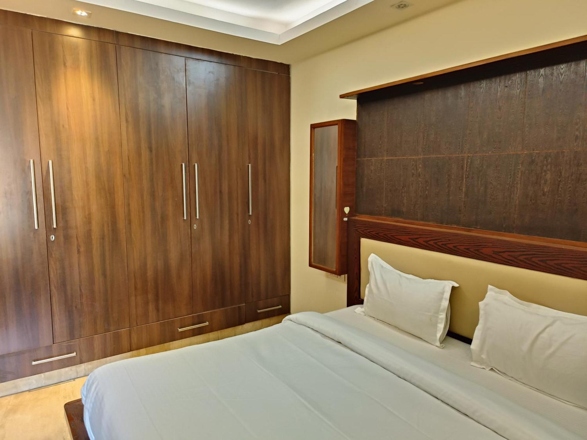 Greenleaf Apartment And Suites, Greater Kailash 1 Нью-Дели Экстерьер фото